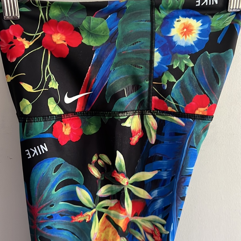 Nike Bundle Euc - image 8